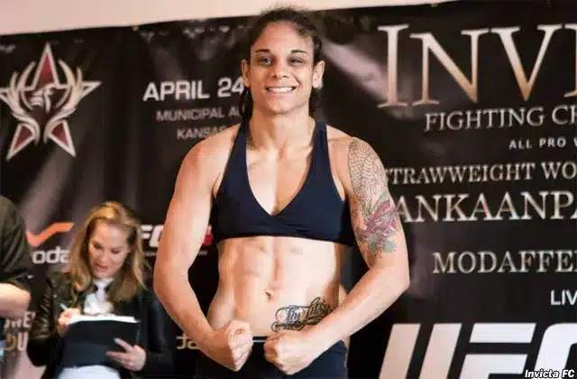 Lutadora de UFC brasileira Lívia Souza.