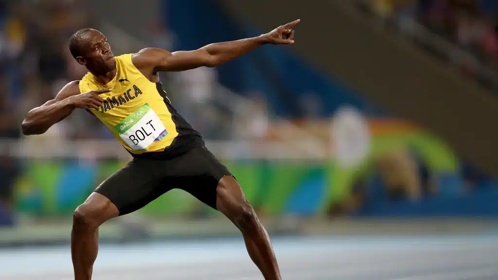 Velocista Usain Bolt em uma competição.